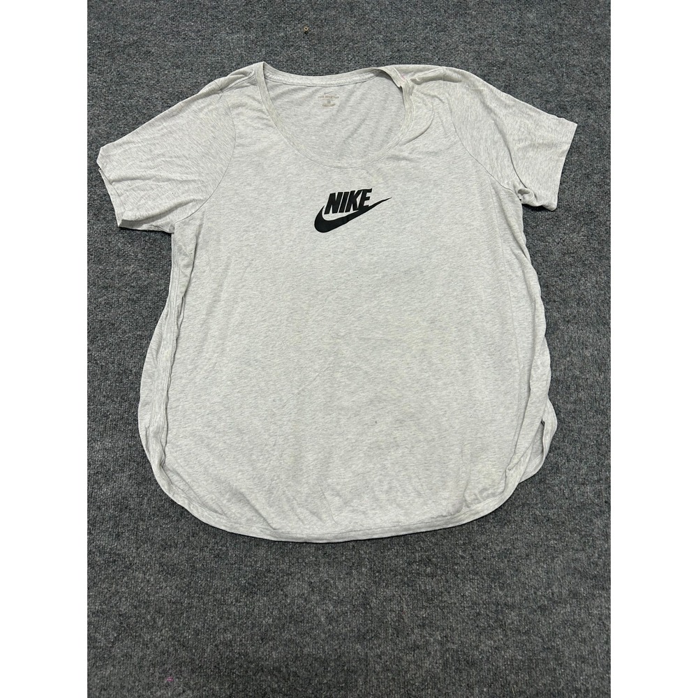Nike T-Shirt Womens Size 2X Grey Viscose Blend Scoop Neck Curved Hem Logo Tee